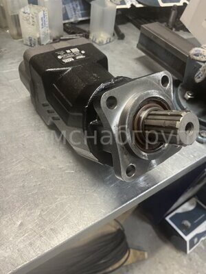 Насос аксиально-поршневой двунаправленный с прямым блоком на 52см3 ISO ISRAK 52 BD